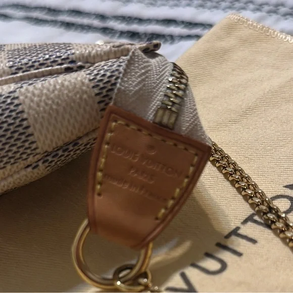 Louis Vuitton Mini Pochette Azur - Picture 6 of 14